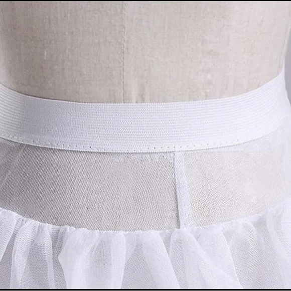 Fluffy V-neck multi layered flower dress with FREE SHORT PETTICOAT UNDERSKIRT - Picture 6 of 8